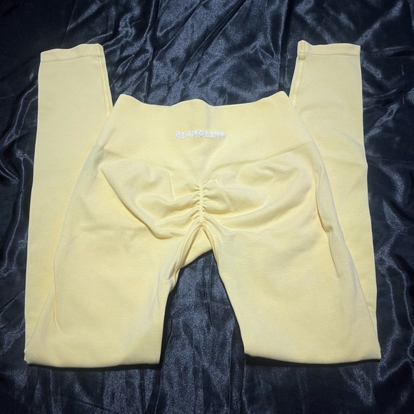 Alphalete Light Yellow Leggings - Picture 1 of 4